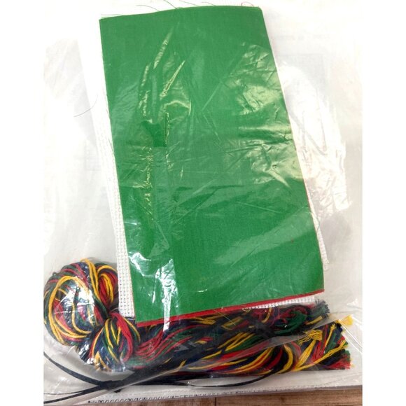 4 Stained Glass Christmas Ornaments/Door Hangings Cross Stitch Kit By Happy Thin - Picture 4 of 4